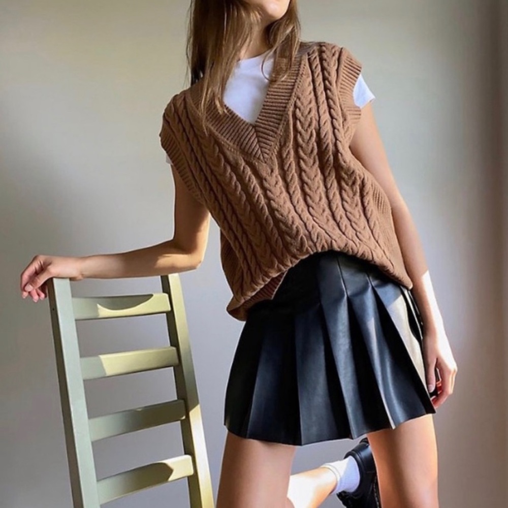 Aritzia Sunday Best Winston Sweater Vest, NEW, Golden Brown